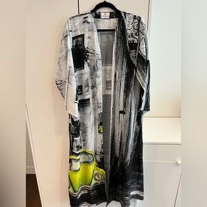 NWOT Chic Black and White Women's Silken Tunic/Dress with Green Highlights